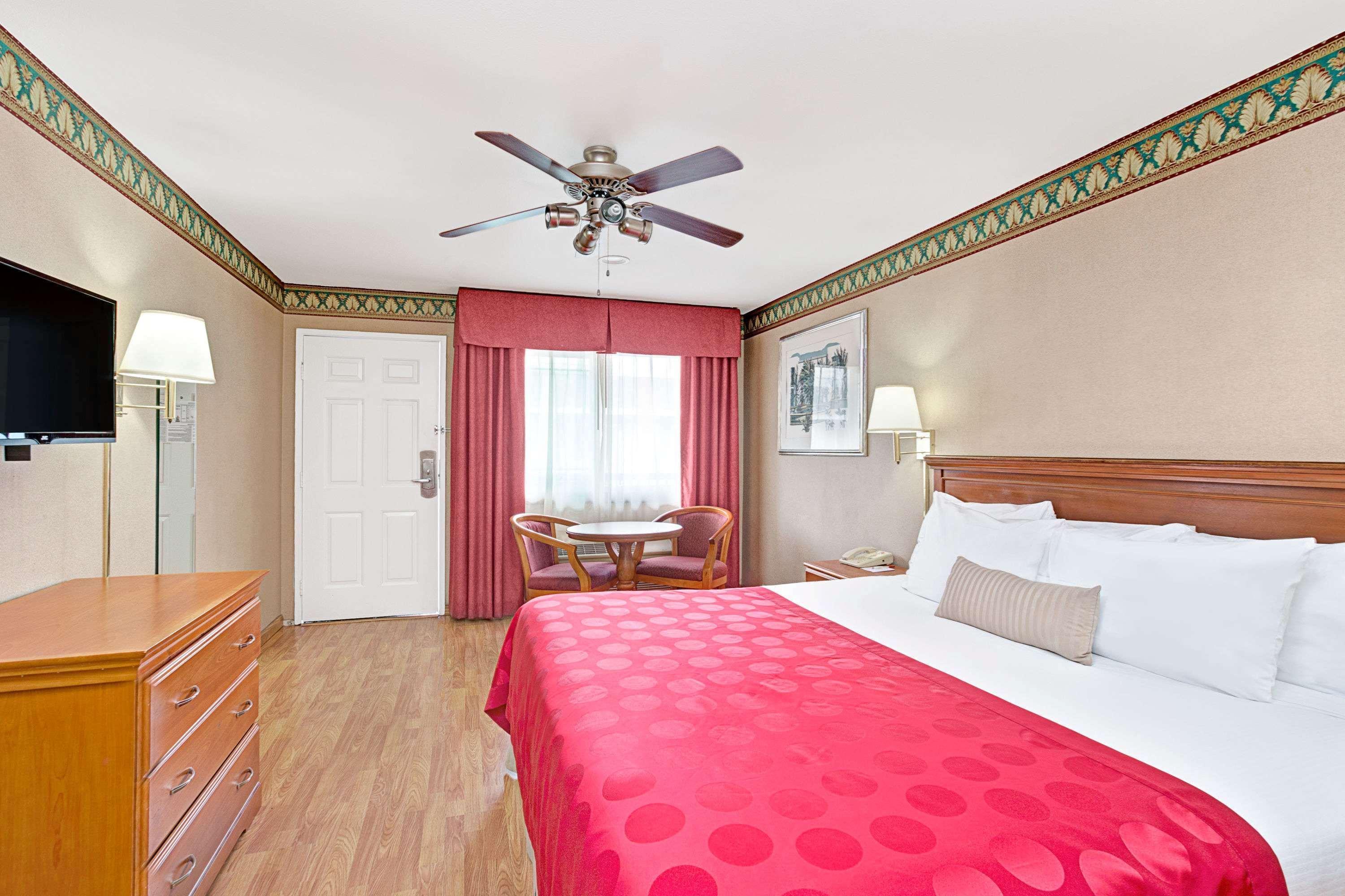 Ramada By Wyndham Redondo Beach Exterior foto