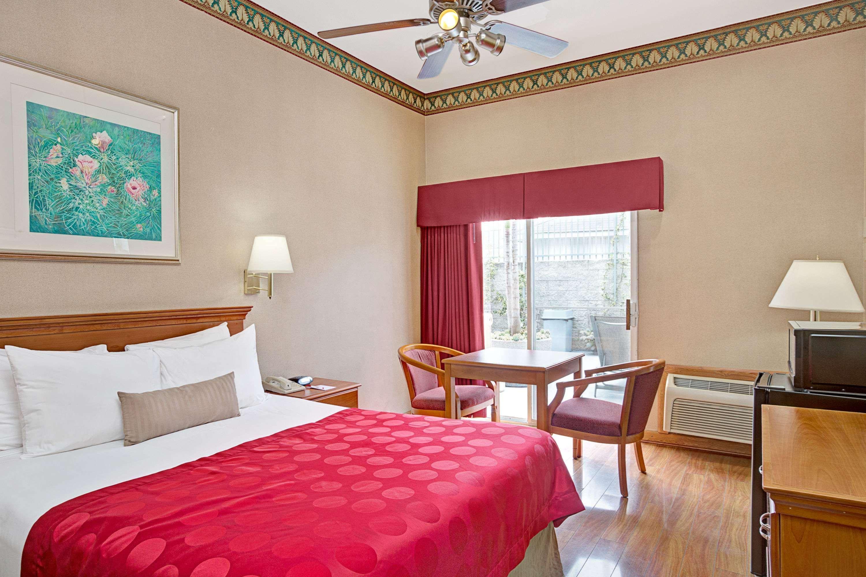 Ramada By Wyndham Redondo Beach Exterior foto